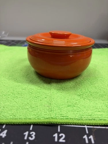 Vintage Fiestaware Kitchen Kraft - Individual casserole & lid - Orange (1937-44)