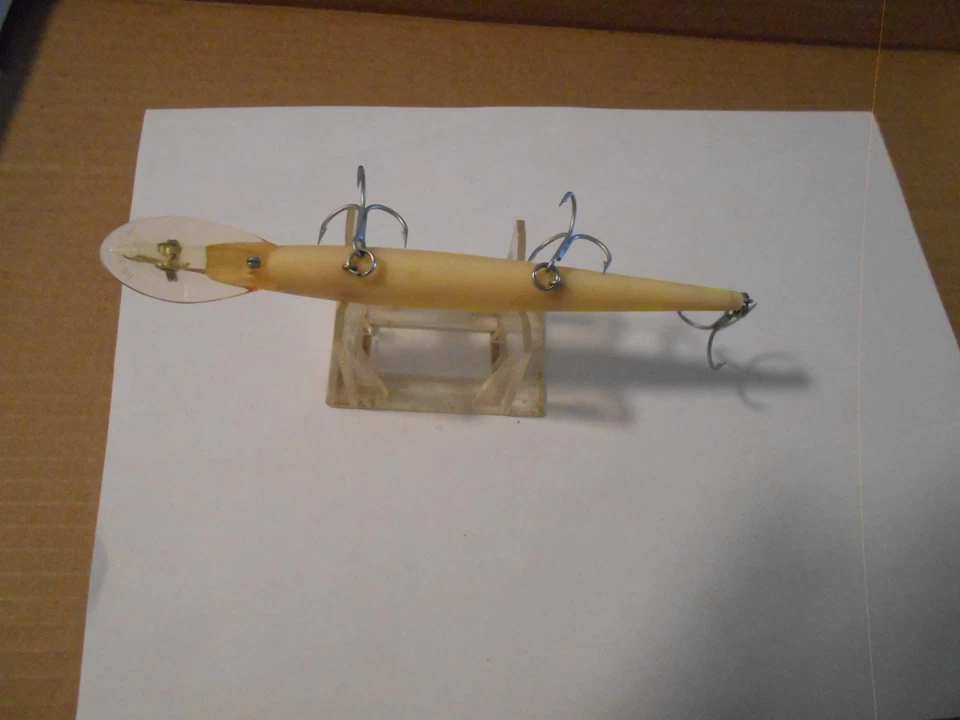 Vintage Rebel Fastrac FT/30-- 5 1/2"  Glow  Lot # 6 - Image 4 of 4