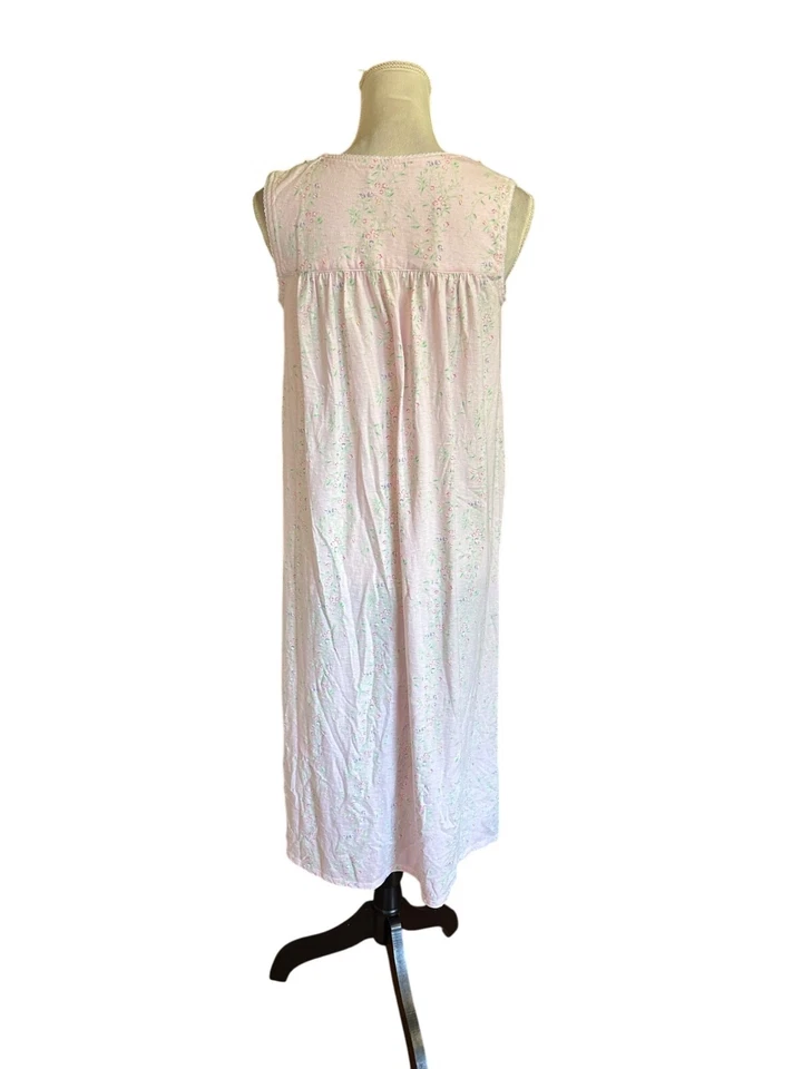 Croft & Barrow Sleeveless Night Gown Light Pink Pin Tucking And Lace Detailing S - Image 2 of 4