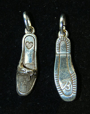 CUTE New BRIGHTON 'Shoe Fetish' shoe charm on custom jump ring ! FREE SHIPPING !