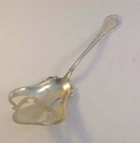 Old Dominion by Lunt sterling Pierced Ice Spoon-Gold Washed Bowl-8 1/4"