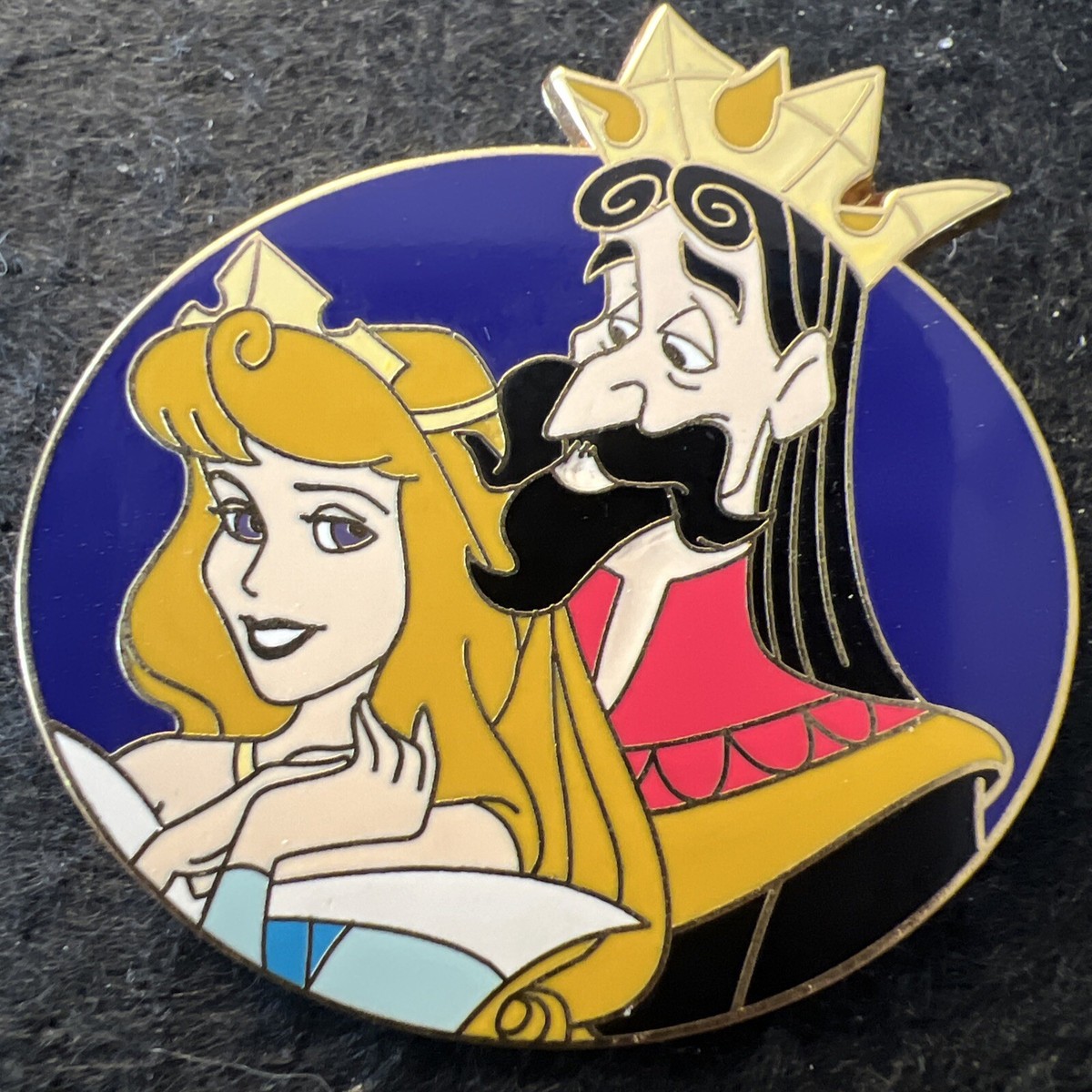 DISNEY WDW FATHERS DAUGHTERS KING STEFAN PRINCESS AURORA SURPRISE