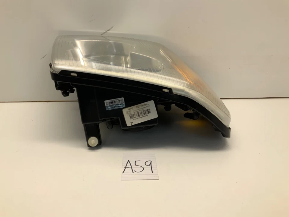 2002 2003 2004 2005 2006 2007 - 2009 GMC Envoy Right Side Halogen Headlight OEM - Image 4 of 4