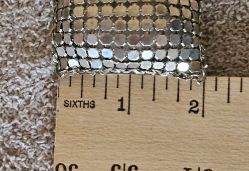 Portamonete vintage in rete metallica tono argento mini stile anni 60 2" chiusura bacio - Foto 7 di 9