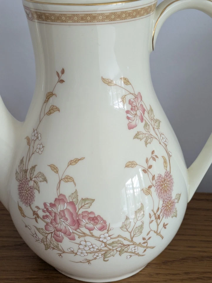 Royal Doulton Romance Collection Lisette H5082 Coffee Pot Bone China England - Image 4 of 4