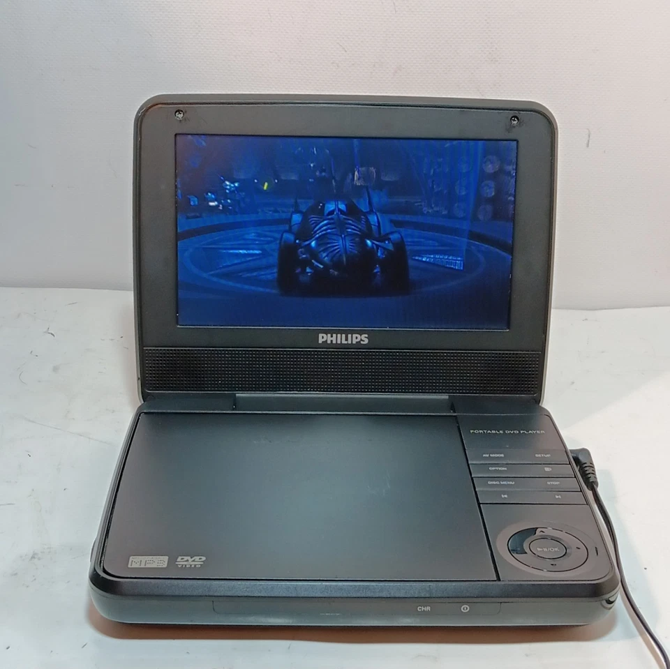 Philips PET741B-37 7-Inch TFT LCD Portable MP3-CD-DVD Player Tested - Image 3 of 4
