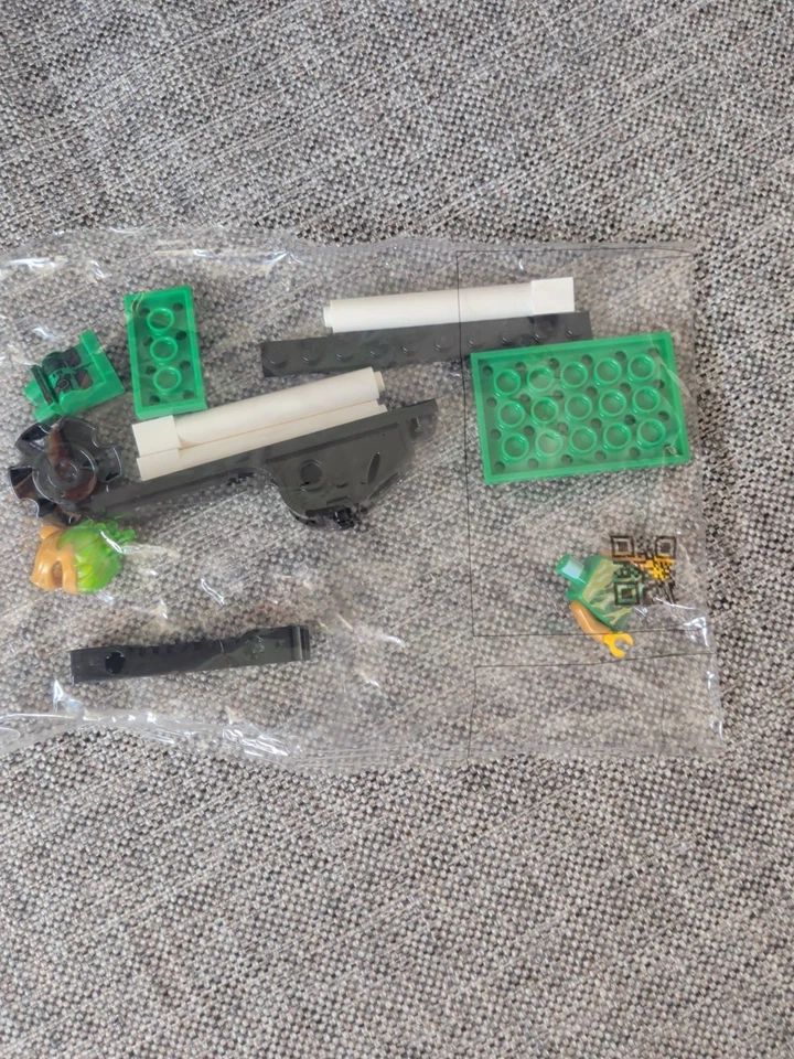 LEGO Ninjago 70681 Spinjitzu Slam - Lloyd, photo 4 of 5