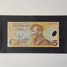 NEW ZEALAND $5 Dollars Banknote, AA Prefix 2006 P185b Bollard UNC (Lot #1953)