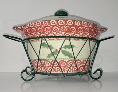 Temptations Christmas Casserole Dish Lid Wire Carrier Trivet 2.5 Quarts Round 