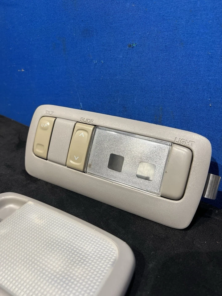 Оригинальная панель управления люком и купольный фонарь в сборе для Lexus IS300 2001-2005 годов выпуска  - Изображение 2 из 4