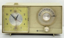 Vintage General Electric AM Clock Radio Model C-506A Beige GM READ Mid Century