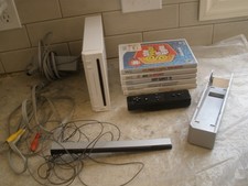 NINTENDO WII WHITE CONSOLE RVL-001 WITH GAMES CABLES TESTED WORKS
