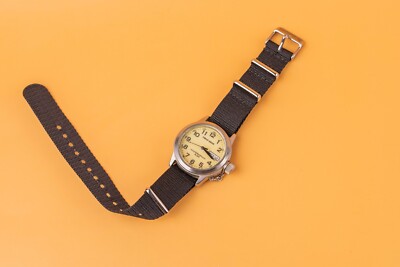 新品 希少　SEIKO ALBA FIELD GEAR V743-6A10 Seiko Alba Field Gear 100M V743-6A10 Full Lume Dial 36mm
