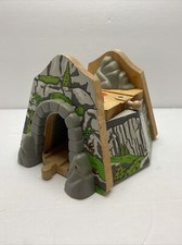 Thomas and friends wooden railway train mountain overpass tunnel bridge sound