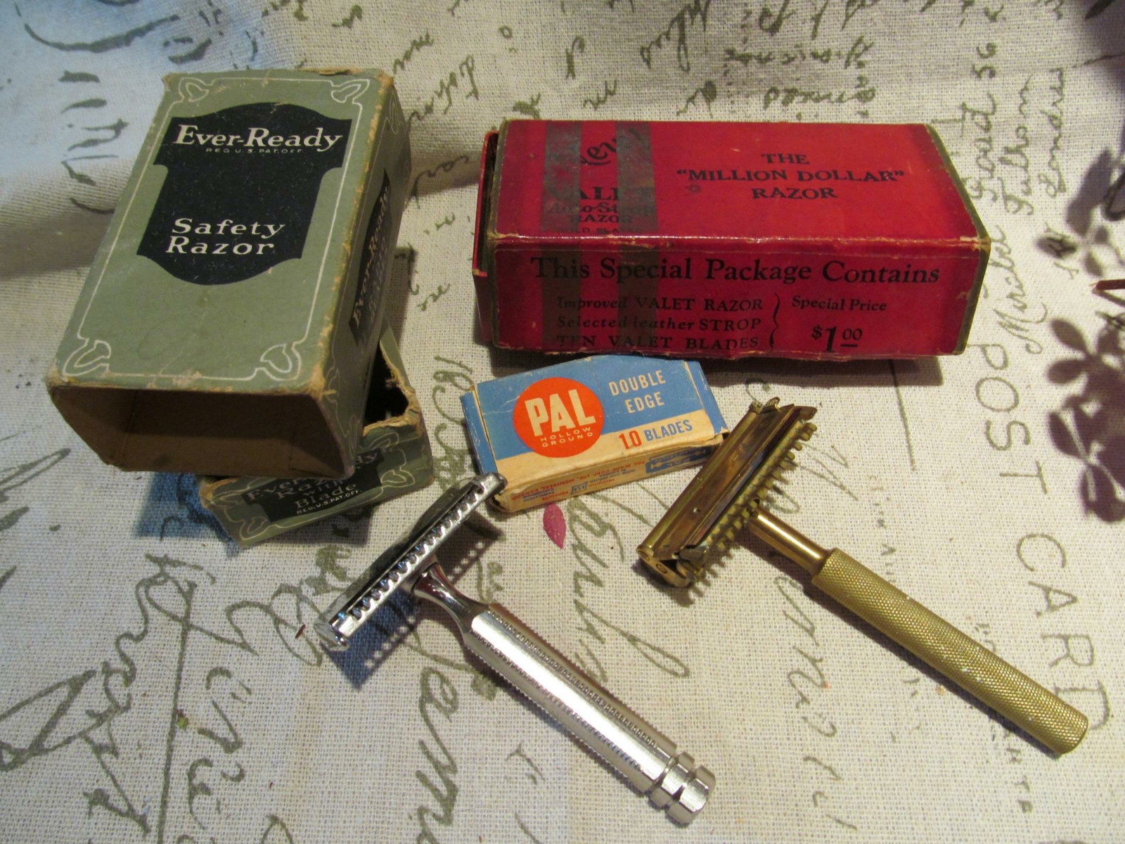 VINTAGE LOT OF 2 SHAVING RAZORS EverReady (Looks New) AutoStrop Valet