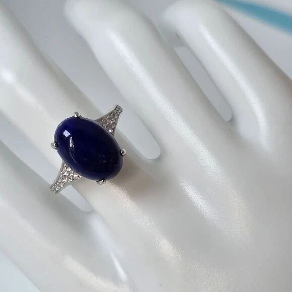Anillo de plata de ley 925 con lapislázuli natural y circonita cúbica Foto 2 de 4