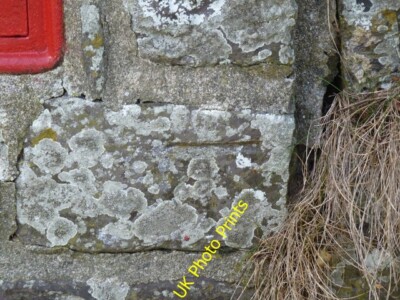 Foto 6x4 Benchmark auf Briefkasten, Vachelich, Pembrokeshire Ordnance Surve c2015