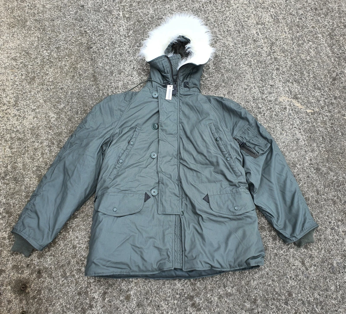 Air force parka hotsell extreme cold weather