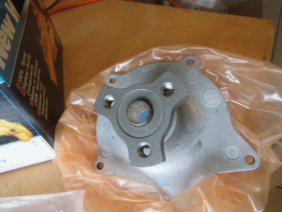 Bomba de agua Eastern Indestries Dodge Plymouth Chrysler con junta AW7126 Foto 2 de 4