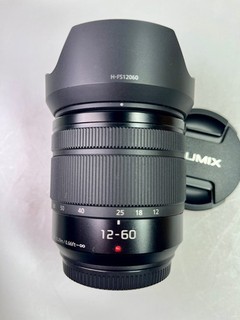 Panasonic Objektiv LUMIX G Vario 12 60 mm / F3.5 5.6 ASPH. / Power O.I.S. TOP!