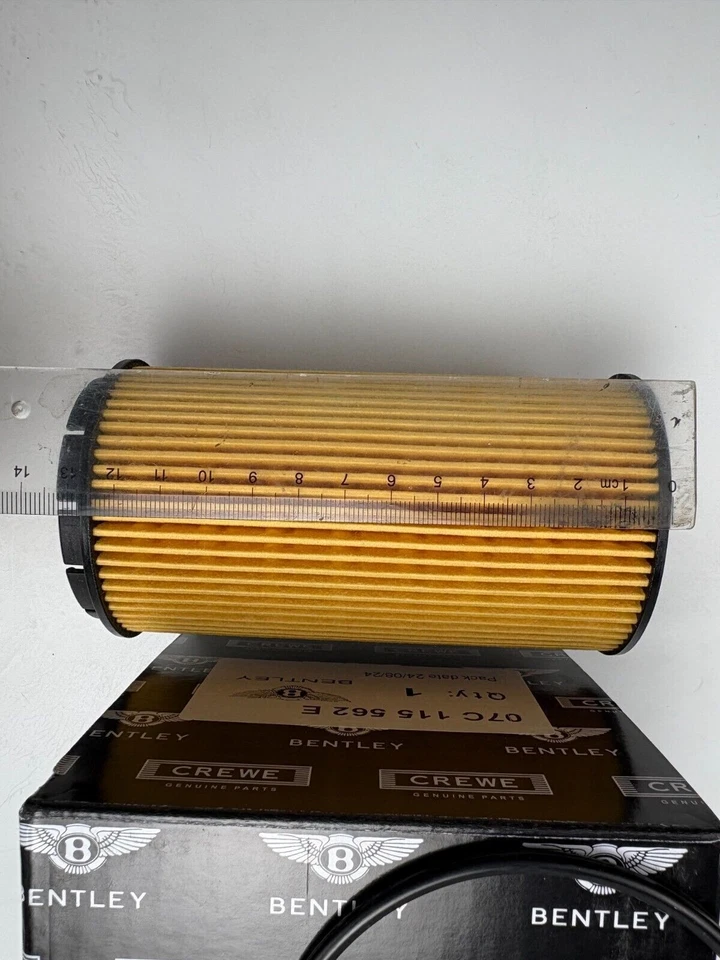 07C115562E 06-18 OEM Bentley Continental GT/GTC/F. Filtro de aceite y junta Spur W12 Foto 2 de 4