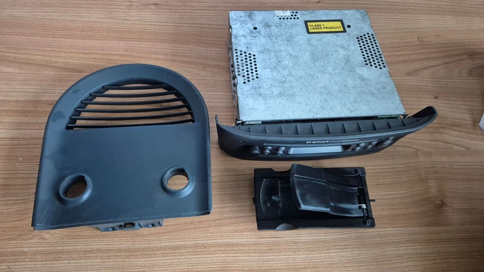 Smart Roadstar 452 Radio, Cockpitblende, Aschenbecher - Bild 2 von 4