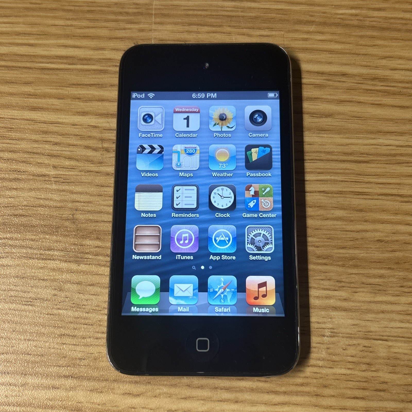 Apple iPod touch 4th Generation Black 32GB A1367 EUC Works G