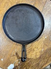 Wagner Ware #9 Round Cast Iron Griddle/Skillet