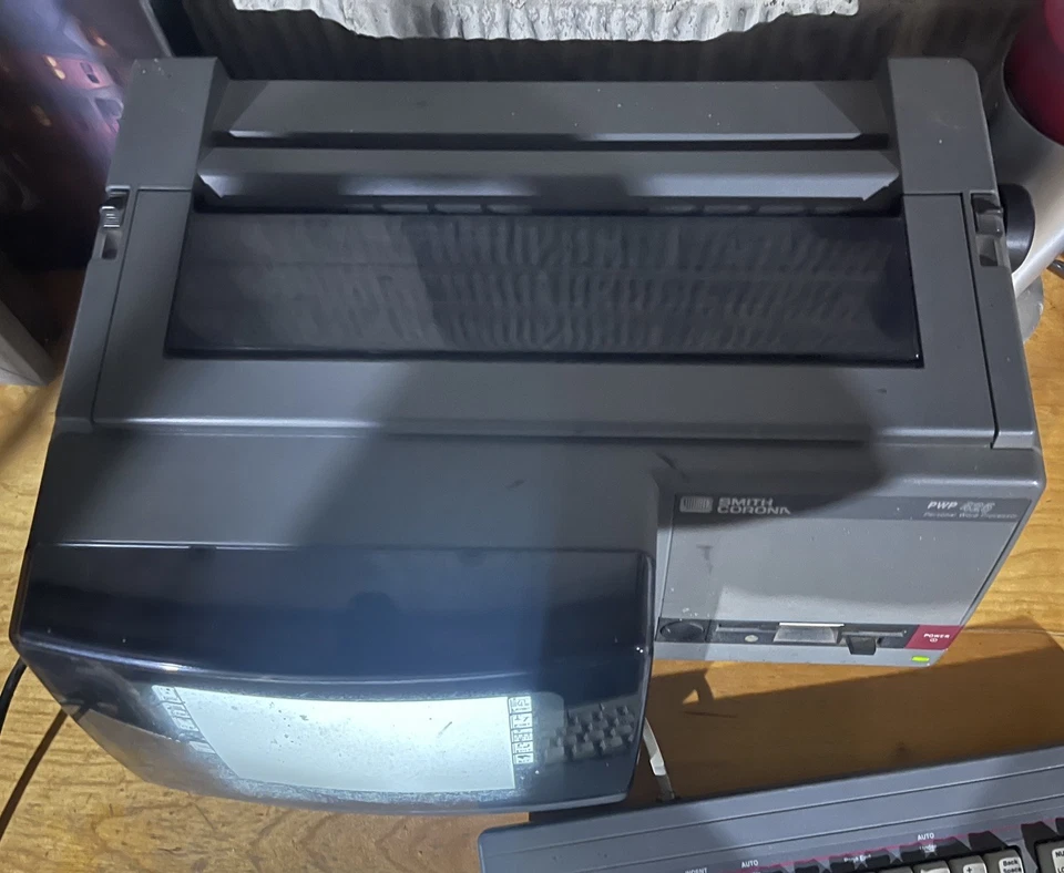 Máquina de escribir Smith Corona PWP 425 sistema de oficina procesador de textos personal de colección funciona Foto 2 de 4