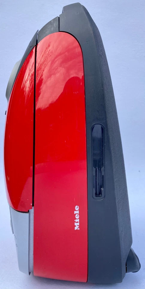 ✅✅Professionally Reconditioned 2200Watt S5 Red S5212 Miele Vacuum Cleaner - Image 4 of 4