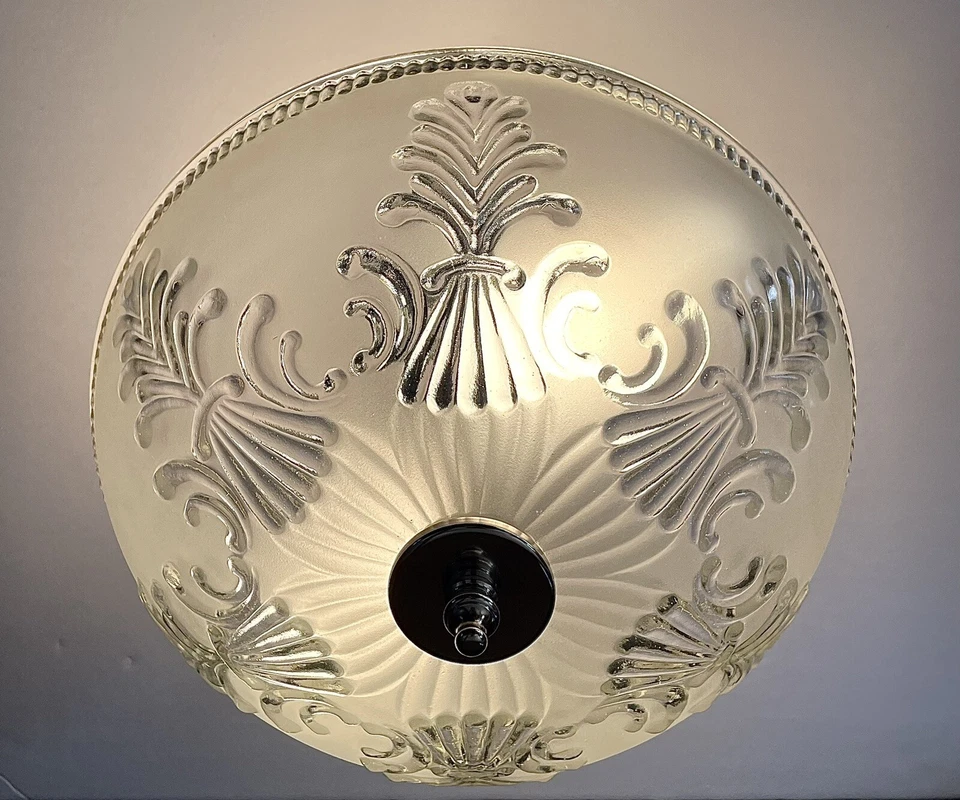 Antigua lámpara de techo pequeña victoriana Art Deco Nouveau de los años 30 40 delicada de colección Foto 3 de 4