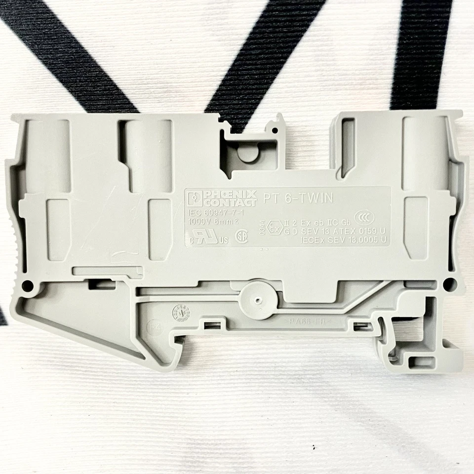 Phoenix Contact PT 6-TWIN Grey Terminal Block Lot Of 23 - Image 2 of 4