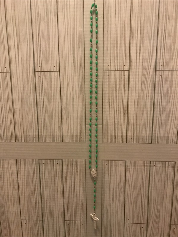 Vtg Green Plastice Beaded Rosary Crucifix Cross Necklace EUC