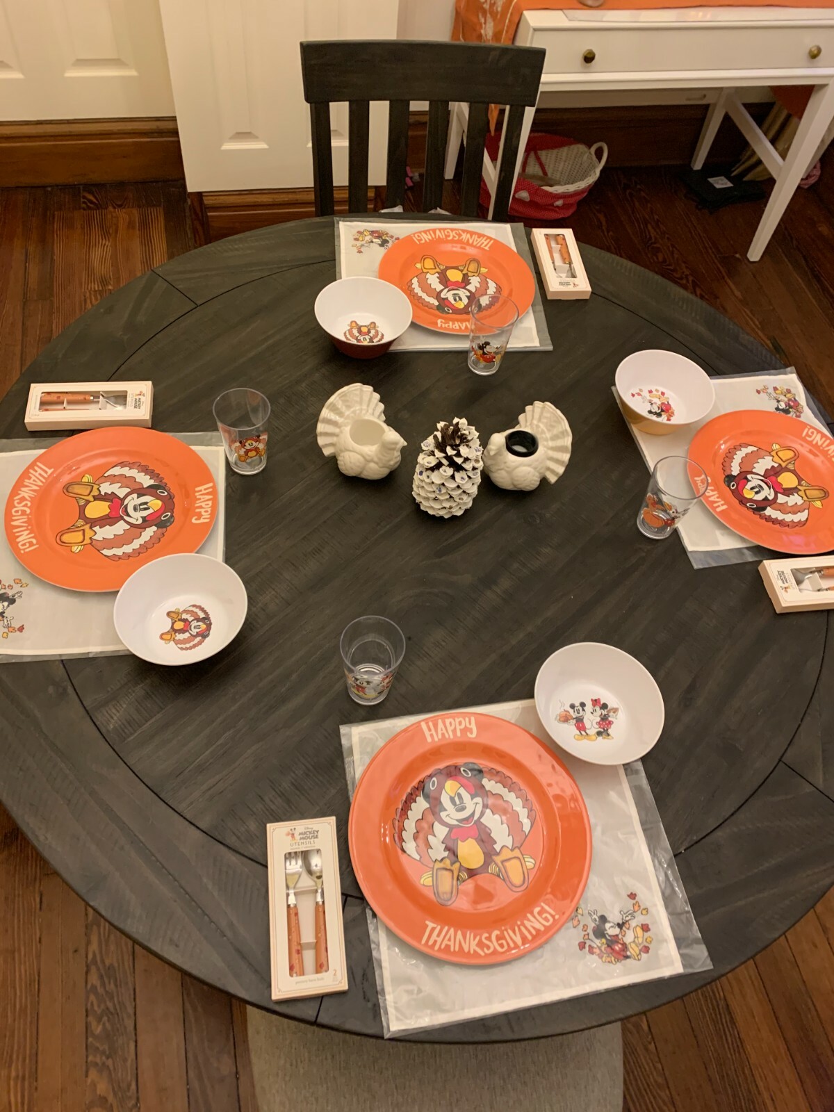 Disney Pottery Barn Mickey Mouse Plate Thanksgiving holiday Pumpkin kid