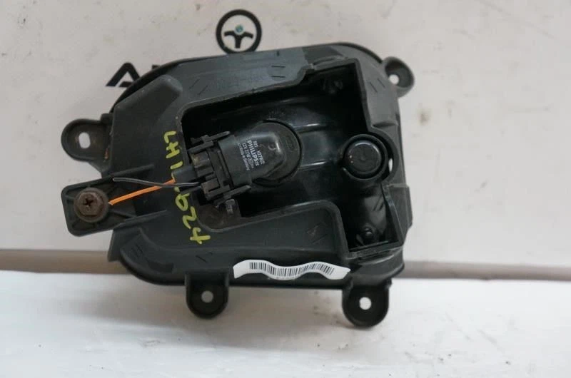 2010 Kia Forte Driver Left Front Fog Light 922011M310 OEM - Image 2 of 4