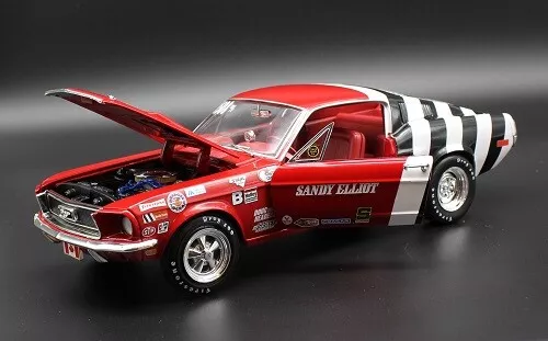 Ford Mustang Cobra Jet SANDY ELLIOT 1968 escala 1:18 Auto World embalaje original NUEVO - Imagen 1 de 12