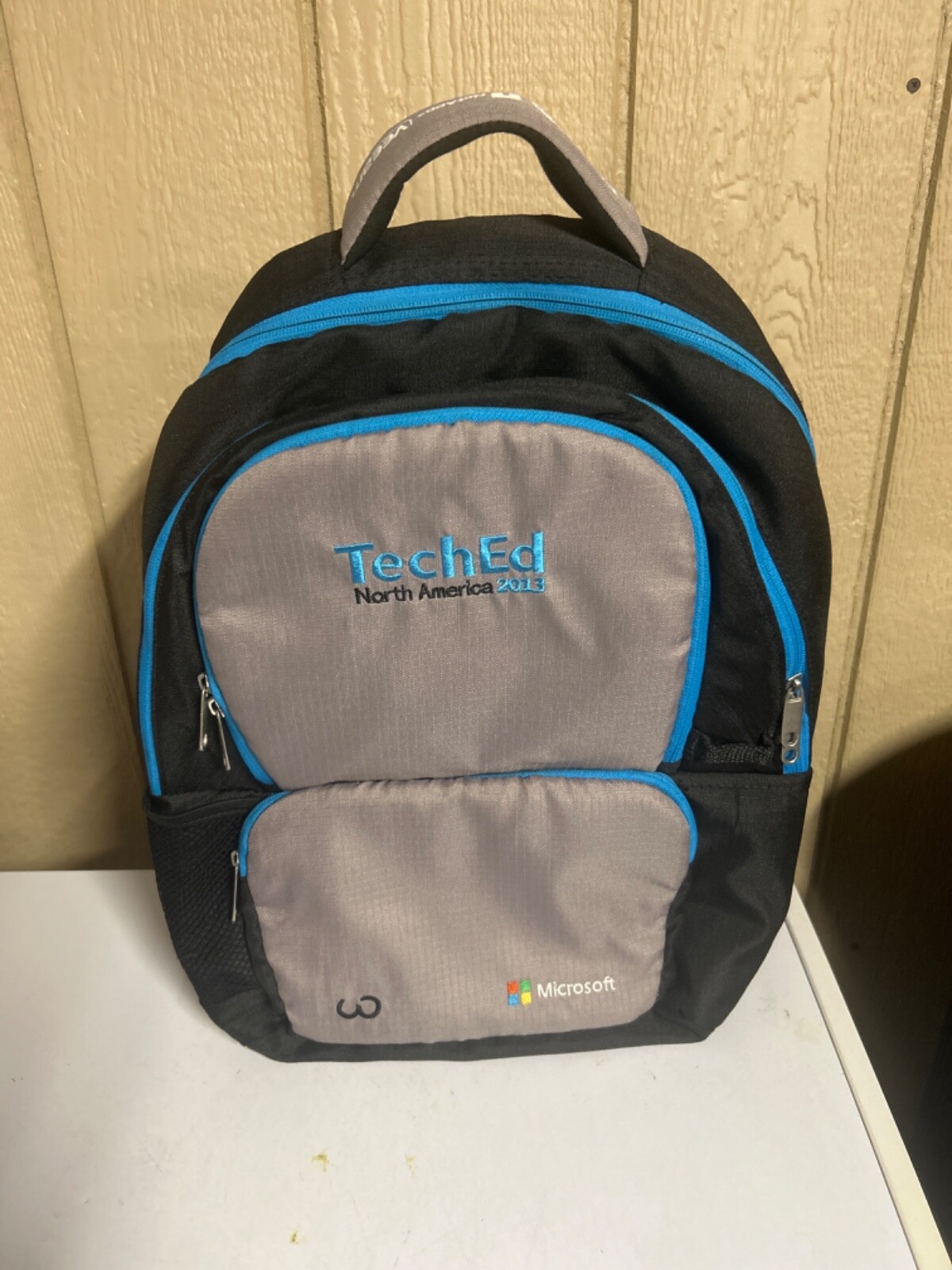 LOOPTWORKS Upcycled Computer Geek Friendly Backpa… - image 1