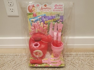 Rare Vintage 2006 Strawberry Shortcake BASKET BUILDER Gardening Set - New