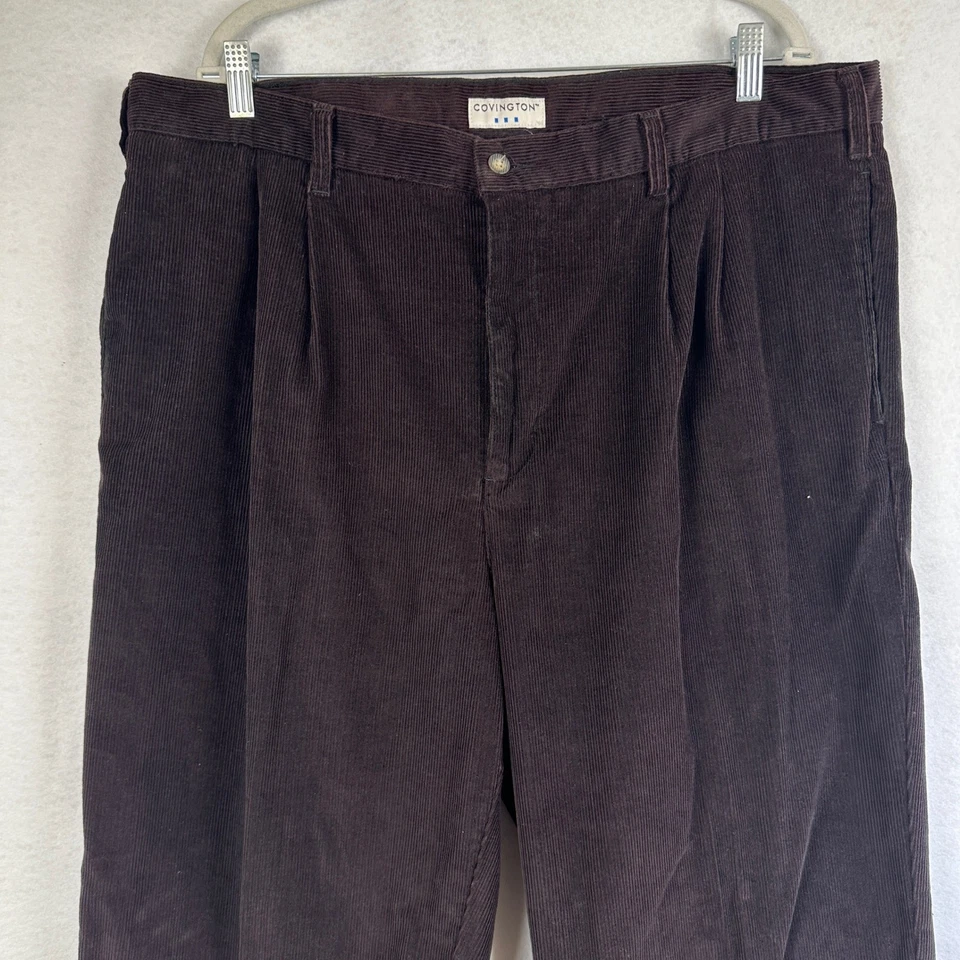 Pantalones informales de pierna recta marrón plisados de pana 42x30 Covington para hombre Foto 3 de 4