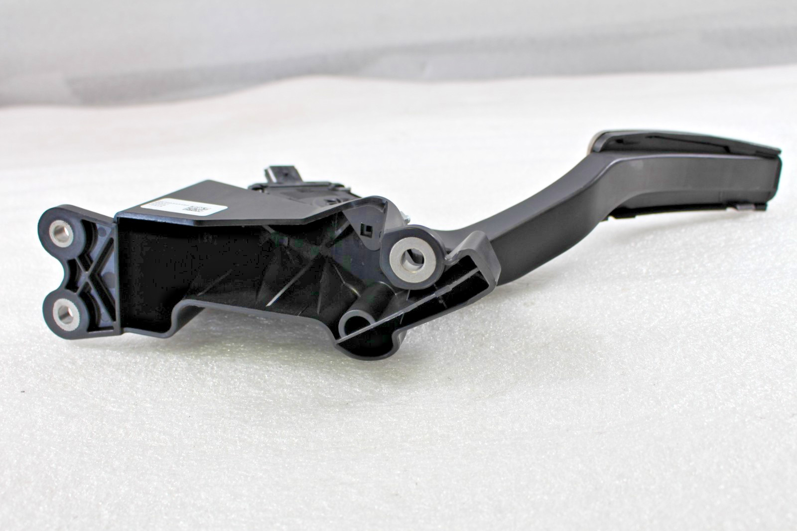 Maserati Ghibli, Levante, Accelerator Pedal, Used, P/N 670034346