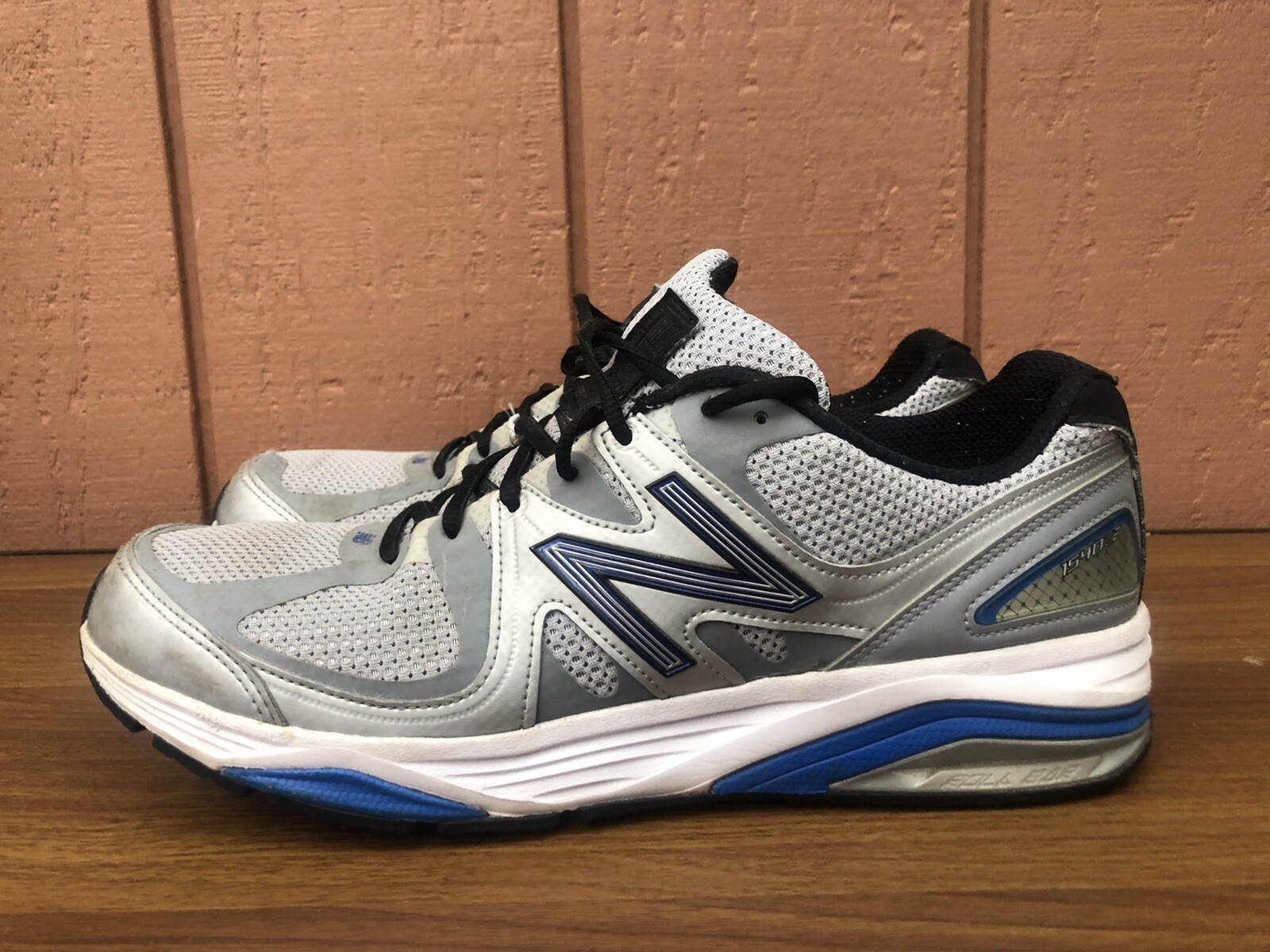 EUC New Balance M1540 M1540SB2 Men US 