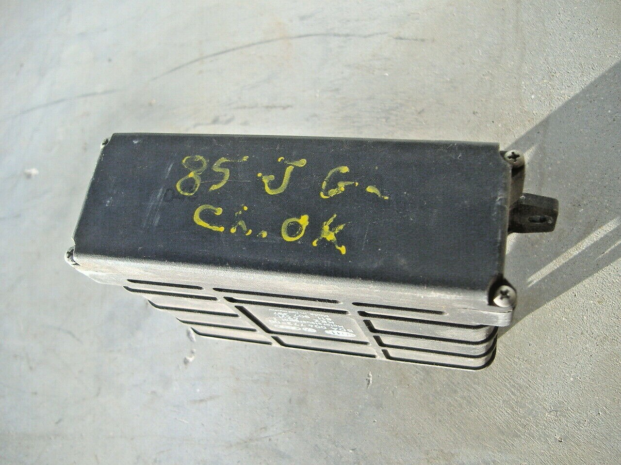 1985-1988 Volkswagen Golf Jetta Knock Sensor Control 811907397 
