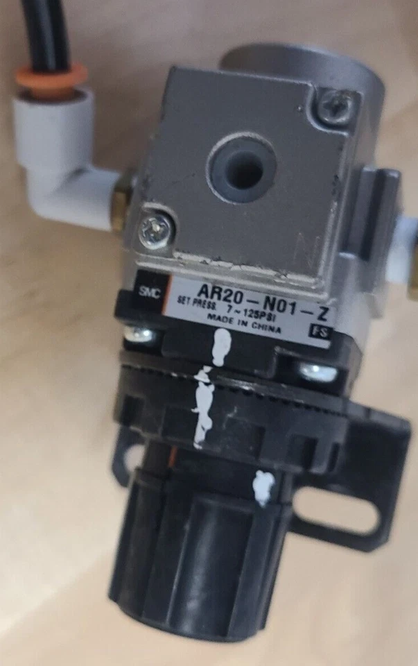 Regulador de refuerzo SMC NVBA1111-T02 con regulador tipo modular SMC Foto 3 de 4