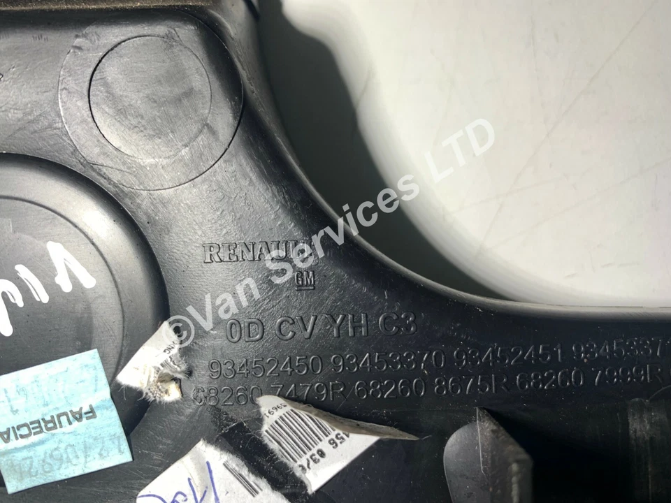 Genuine Vivaro Trafic NV300 Stereo Surround with Air Vents - Fits 2014-18 - Image 4 of 4