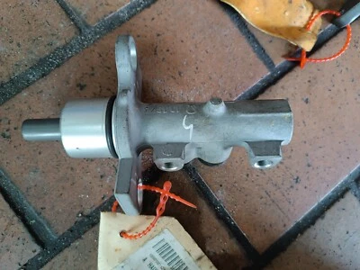Original VW Passat 3B Hauptbremszylinder Bremszylinder LUCAS 10 1973 - Bild 1 von 4