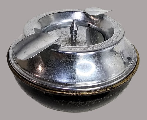 Posacenere vintage anni 70 art deco base in rame verniciato nero con piano cromato - Foto 2 di 11