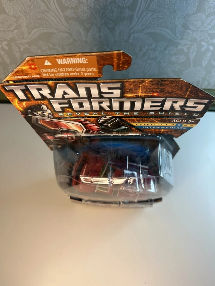 Transformers Reveal the Shield Deluxe Perceptor BNIB carded moc hasbro  - Image 3 of 4