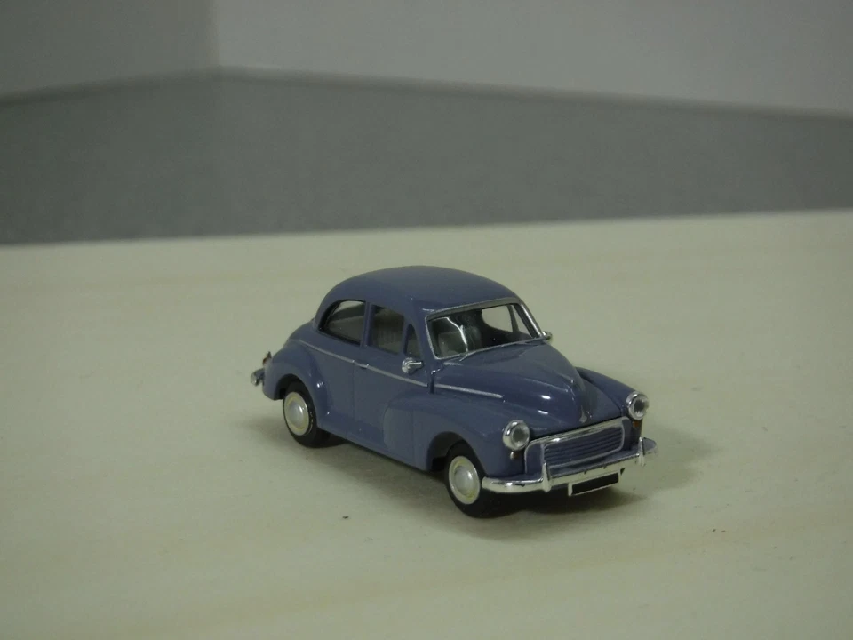 Morris Minor Limousine (1961-1970), hellblau, Brekina, H0 1:87