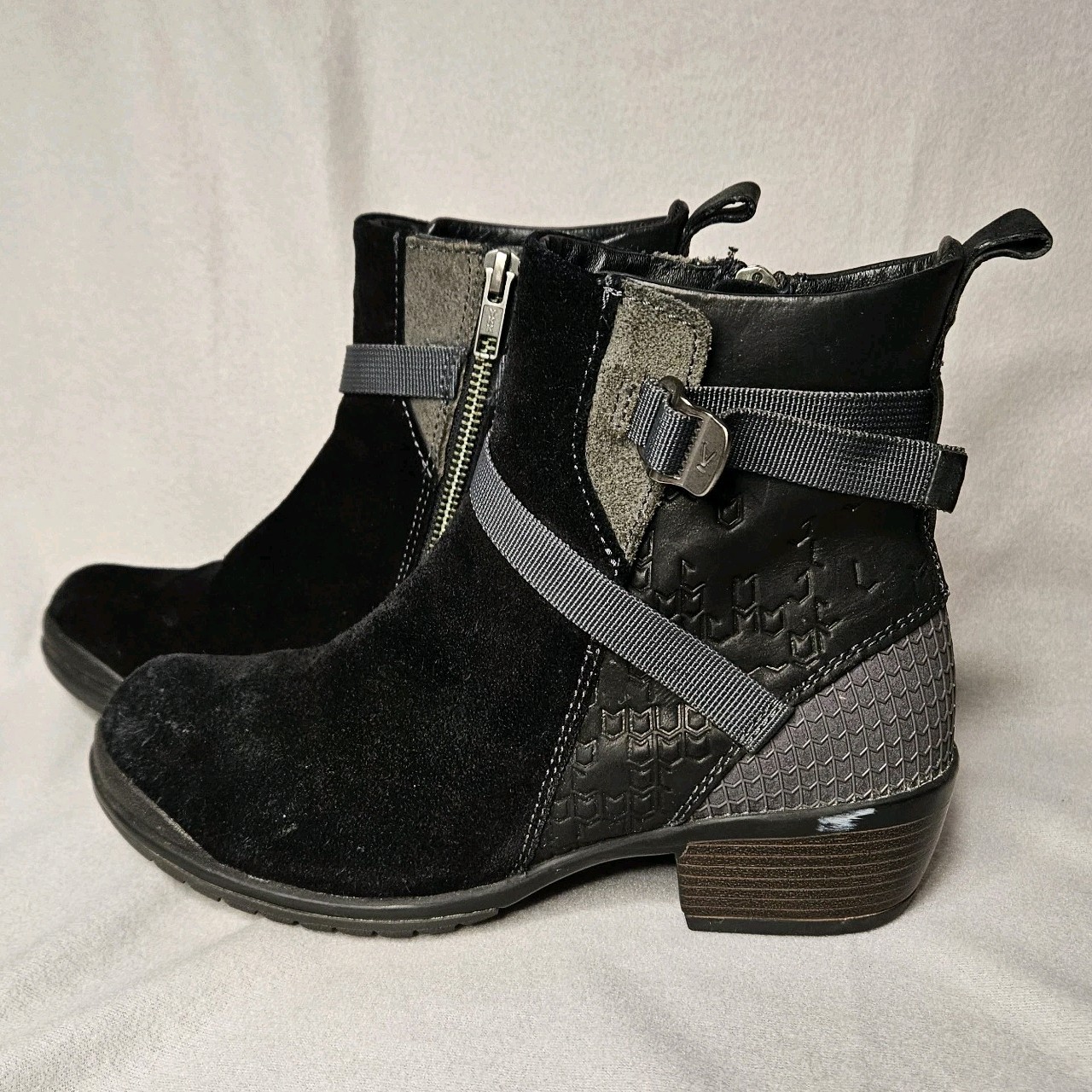 Stivaletti Keen Morrison neri in pelle scamosciata con zip laterale e cinturino donna taglia 7 5