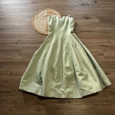 HALSTON HERITAGE Mint Green Tulip Gown  SEE MEASUREMENT FOR SIZE